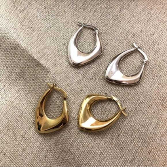 NEW 18K GOLD IRREGULAR HOOP EARRINGS, NICE EARRINGS, CUTE EARRINGS - Picture 4 of 6